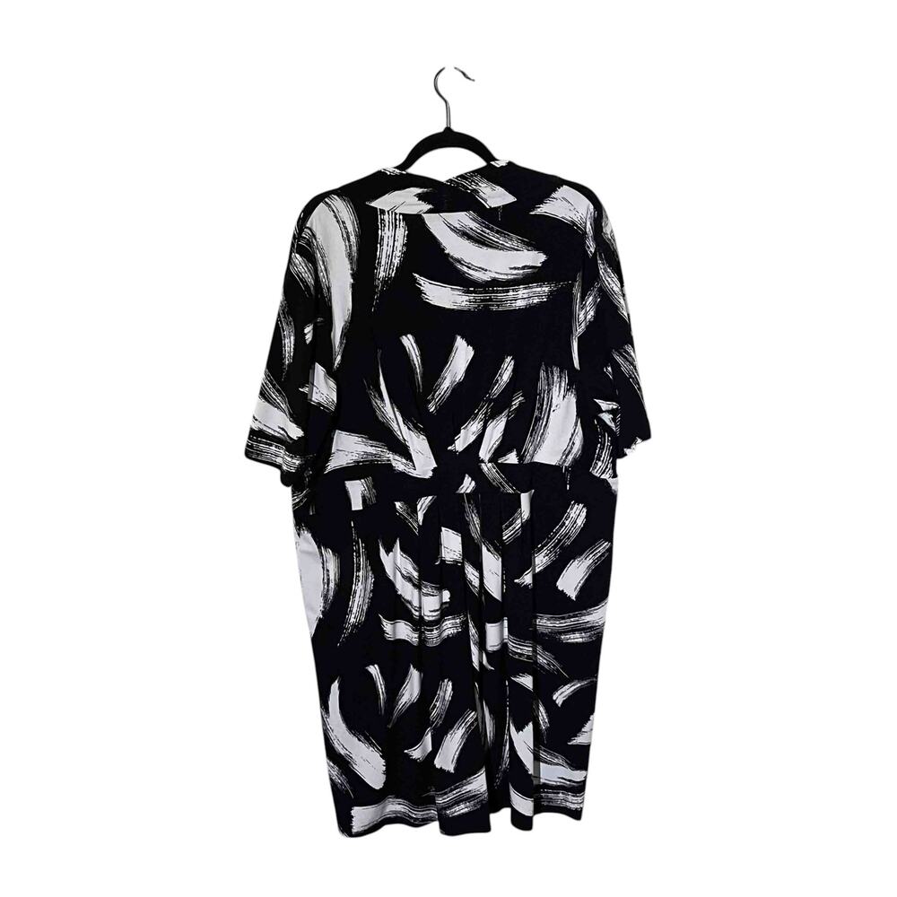 Chico's Classic Pleated Short Dress Size 20 Black White Pockets Printed Casual - Picture 2 of 8